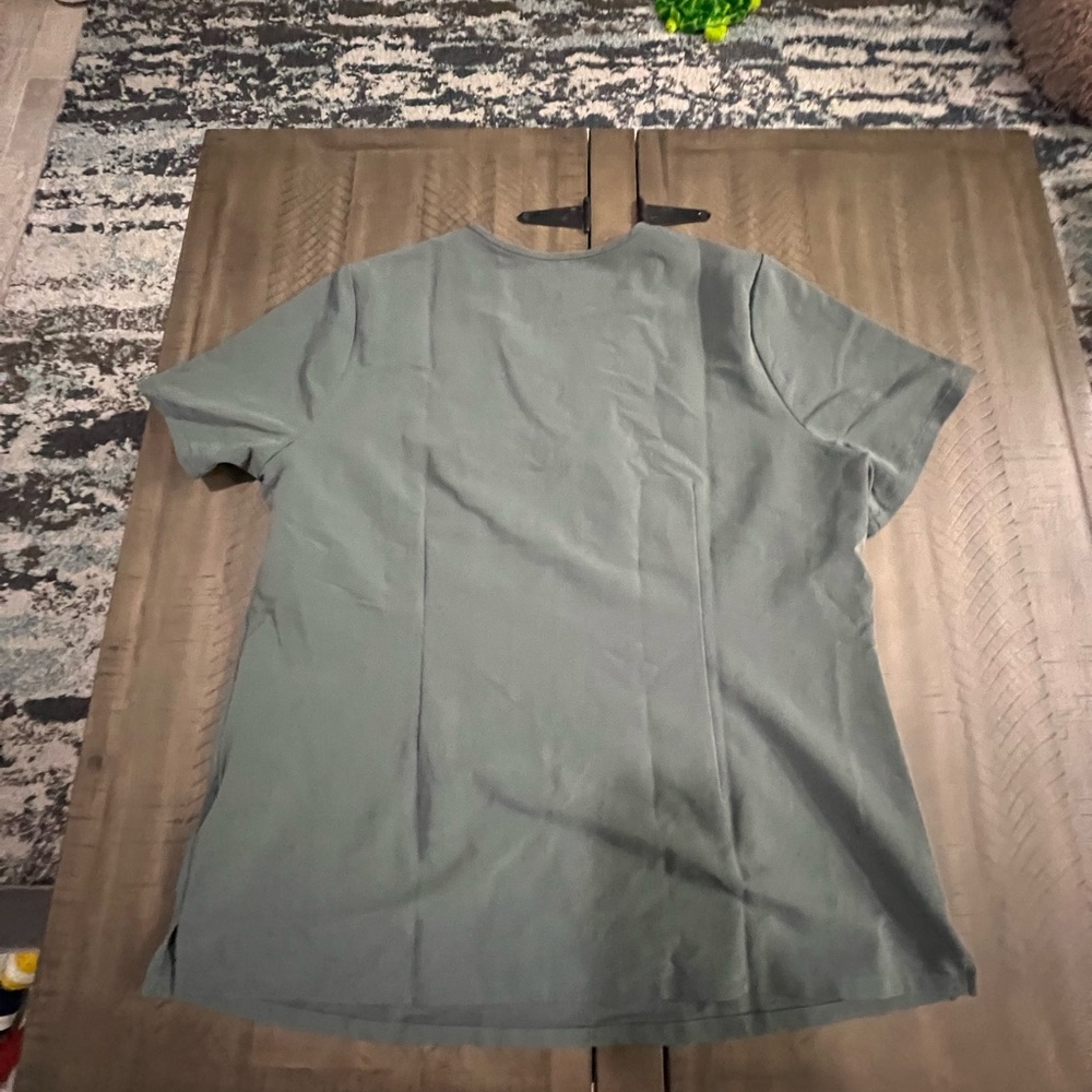 Women’s Figs Catarina One Pocket Scrub Top. Size XL. PO 4888. Color Bonsai. - Picture 2 of 3